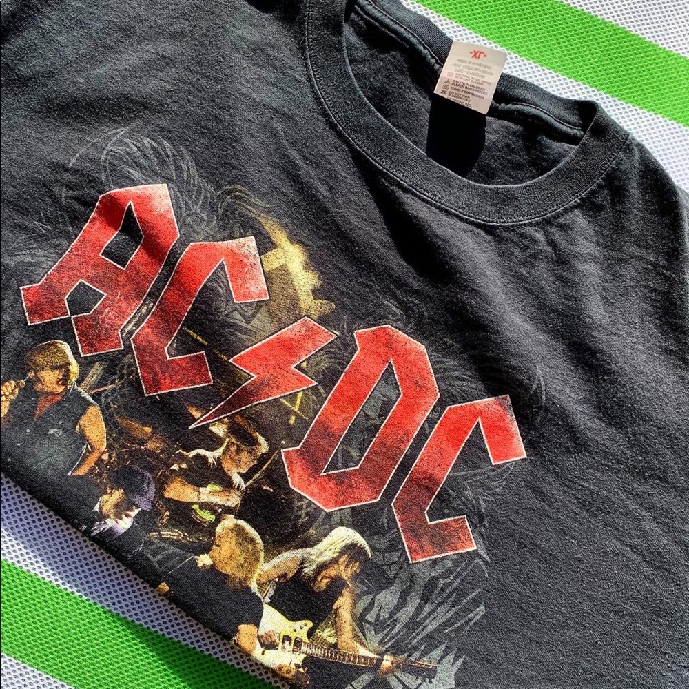“AC⚡️DC BLACK ICE TOUR SHIRT”